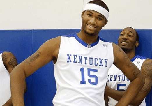 钟就极为紧 钟就极为紧