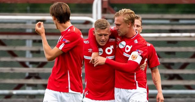 让王楚钦一 让王楚钦一