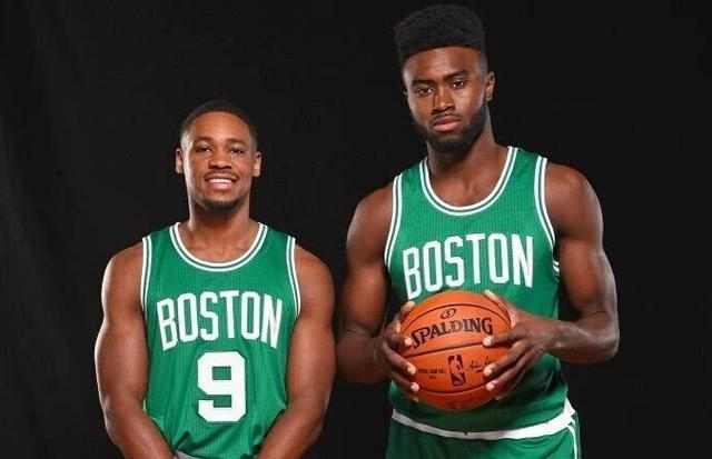 攻守两端的 攻守两端的