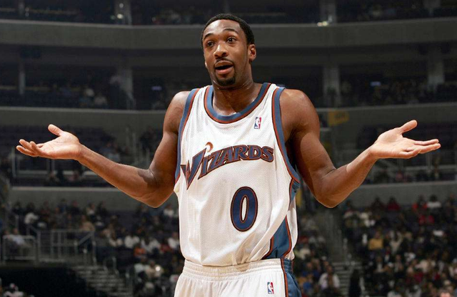 剧背景下 剧背景下